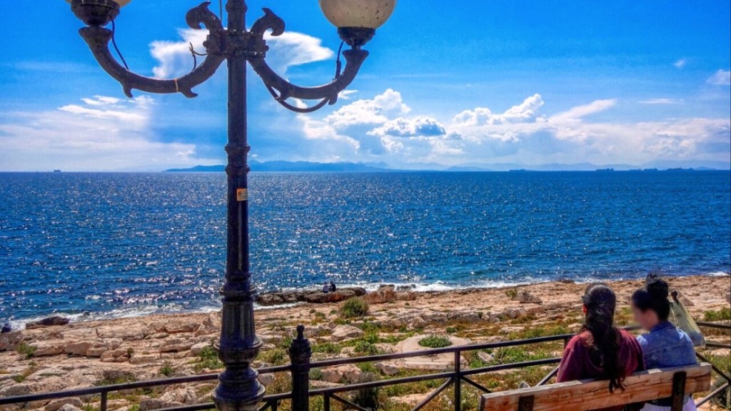 Καιρός: Υγρασία, ασθενείς βροχές το σκηνικό – Θυμίζει άνοιξη το Σαββατοκύριακο