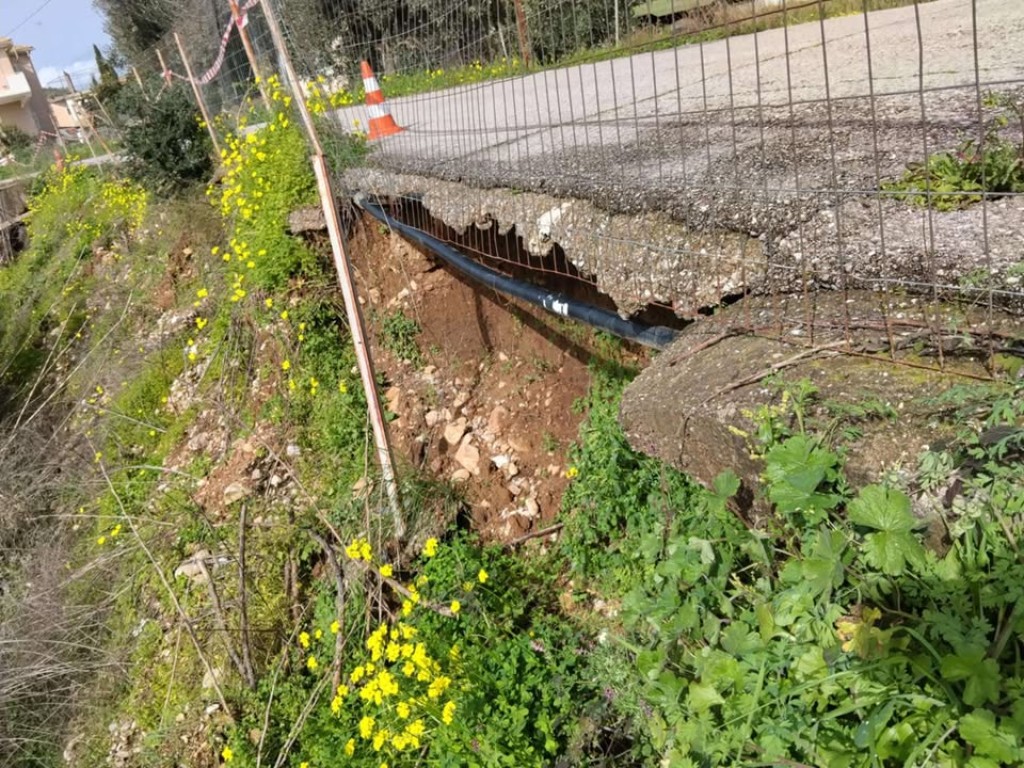 Κάτω Τραγάνα Παραβόλας: Ανησυχία για υποχώρηση του εδάφους σε δρόμο (φωτο)