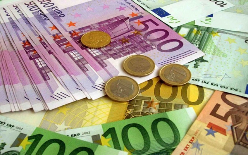 Προς μείωση έως και 25% σε επικουρικές συντάξεις και εφάπαξ