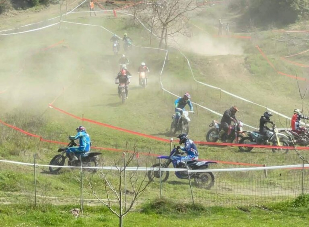 Αδρεναλίνη και θέαμα στους αγώνες Scrumble στην Σκουτερά Αγρινίου