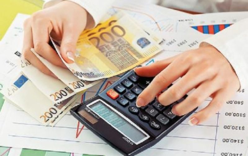Oι εισφορές πνίγουν επαγγελματίες, επιστήμονες, αγρότες