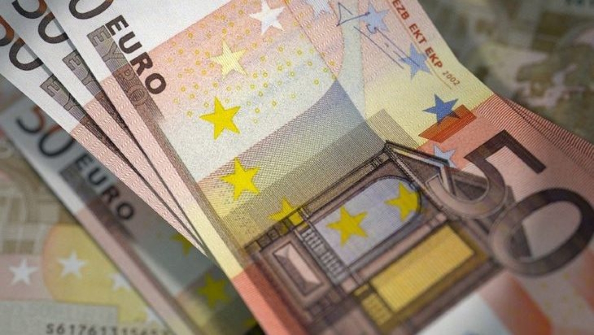 Αύξηση 5-6% στον κατώτατο μισθό από την άνοιξη του 2024