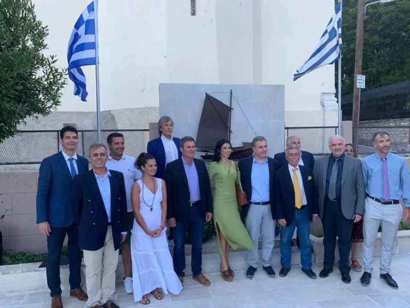 ΤΟ ΜΕΣΟΛΟΓΓΙ ΔΕΝ ΞΕΧΝΑ: Η «Διέξοδος» και ο Ναυτικός Όμιλος με το βλέμμα τους στραμμένο στη Ιστορία τίμησαν για άλλη μια χρονιά το νησί Κάλαμος