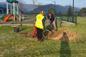 «Πρασίνισαν» τον Εμπεσό με δεντροφύτευση