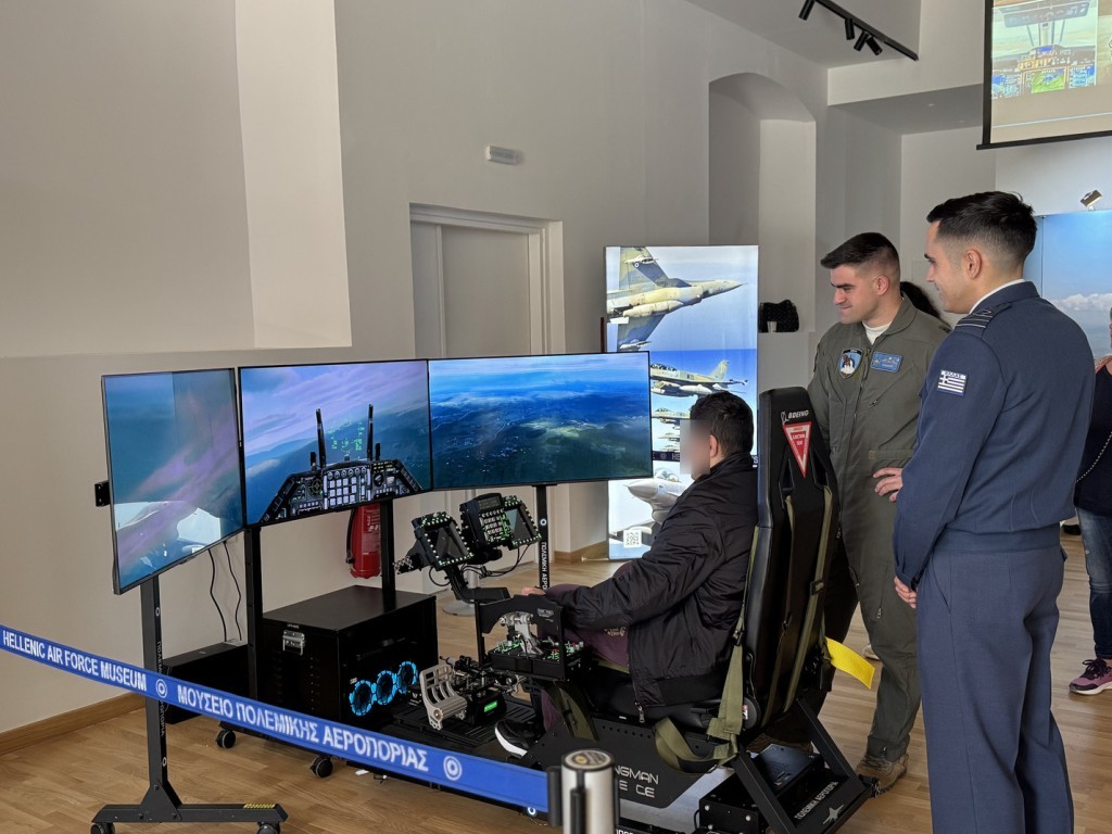 Μεγάλη ανταπόκριση μαθητών στο “F-16 &amp; F-35 Flight Simulator Experience” στο Μεσολόγγι