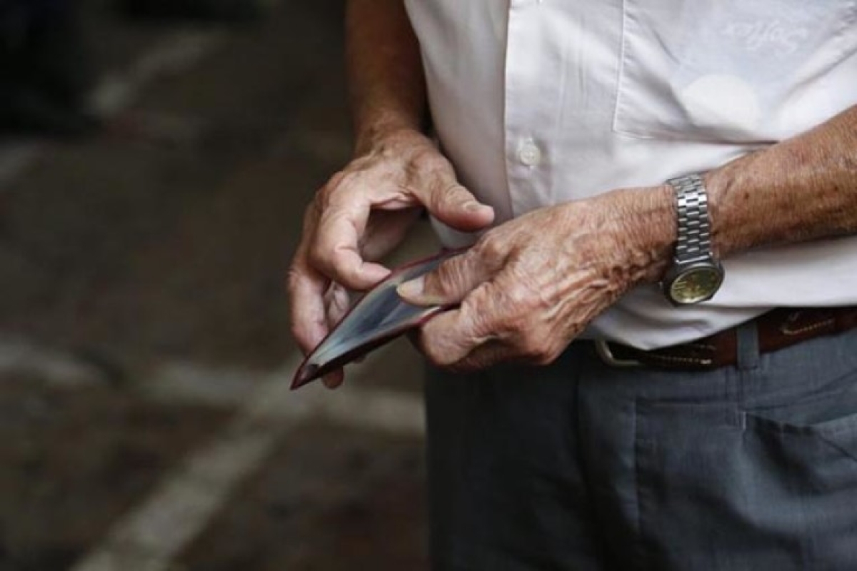 Σύνταξη θα μπορούν να λάβουν όσοι έχουν οφειλές έως 30.000€ στον e-ΕΦΚΑ -Δημοσιεύθηκε η υπουργική απόφαση