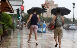 Καιρός - Τετάρτη: Αστάθεια με πτώση θερμοκρασίας και μπόρες - Μεγάλοι συχνότητα κεραυνών προειδοποιούν οι μετεωρολόγοι