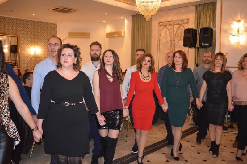 Γλέντι με Πετρολούκα Χαλκιά και Αντώνη Κυρίτση στον χορό του Λαογραφικού Συλλόγου «Αιτωλός»