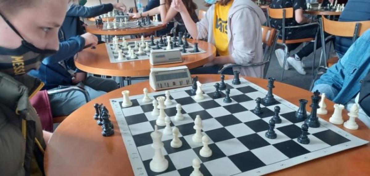 Αγρίνιο: Μεγάλη η συμμετοχή στο 8ο Σχολικό Πρωτάθλημα Σκακιού (εικόνες)