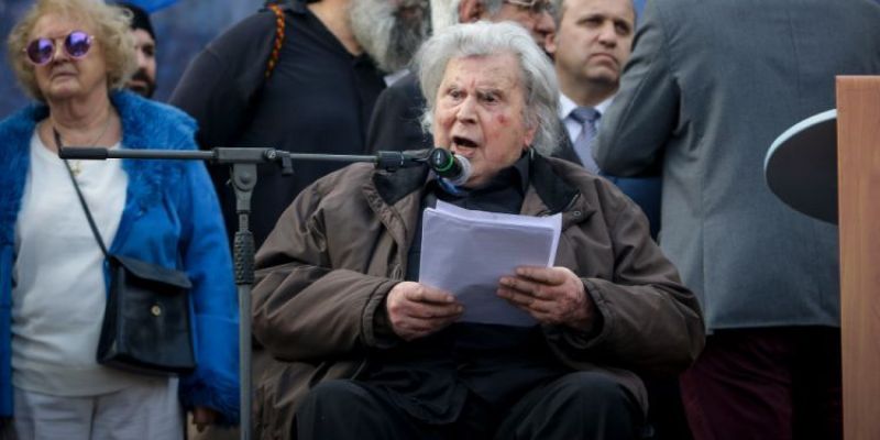 Ρεσιτάλ με έργα του Μίκη Θεοδωράκη στο Κάστρο Αντιρρίου (Τρι 18 - Τετ 19/8/2020 20:00)