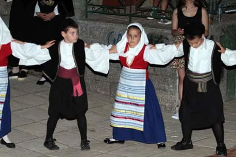 Παραδοσιακό γλέντι του Πολιστικού Συλλόγου «Παναγία Βλαχερνών» στο Ελαιόφυτο (Δευ 2/7/2018 21:00)