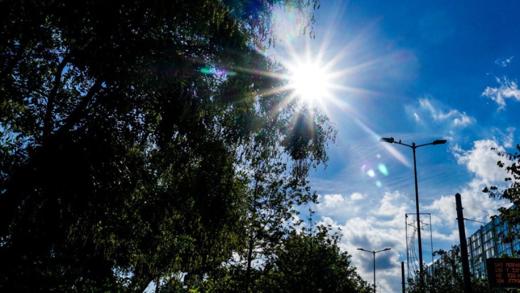 Σε πιο σταθερό μοτίβο μπαίνει ο καιρός αυτή την εβδομάδα: Ήλιος, βοριάδες και άνοδος θερμοκρασίας τις επόμενες ημέρες