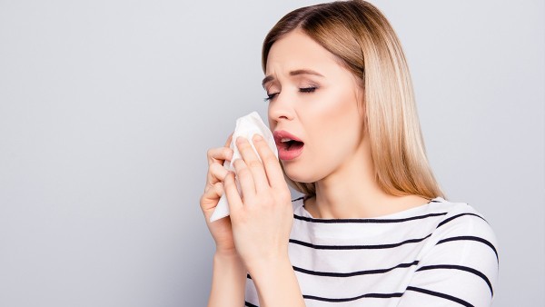 Για ποιο λόγο λέμε «γείτσες» όταν κάποιος φτερνίζεται;