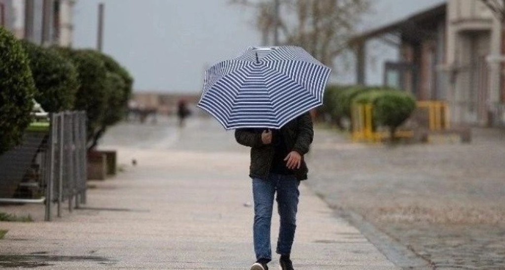 Καιρός: «Καμπανάκι» για τις βροχές στη δυτική Ελλάδα – Αναμένεται ο μεγαλύτερος όγκος νερού