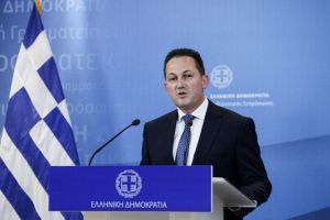 Πέτσας: Το Πάσχα δεν θα επιτρέπονται επισκέψεις στα σπίτια συγγενών και φίλων