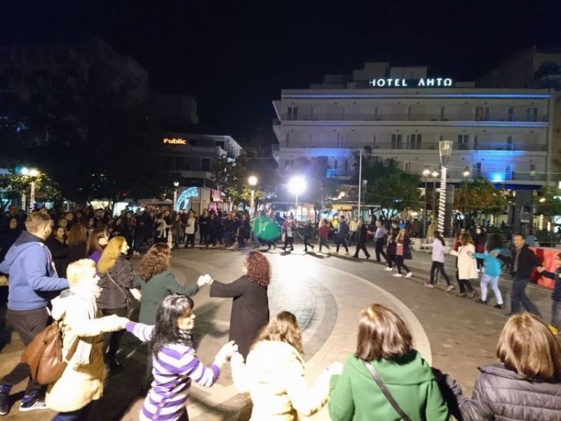 Αγρίνιο: Παραμύθι από ζάχαρη - Χριστουγεννιάτικο Παραδοσιακό γλέντι στην Κεντρική Πλατεία (Τρι 18/12/2018 18:30)