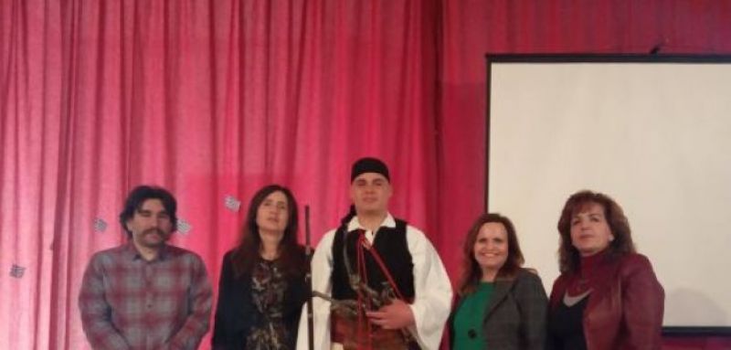 Ο Όμιλος φίλων Ιστορικής Φορεσιάς και Οπλισμού στο Γυμνάσιο Αιτωλικού