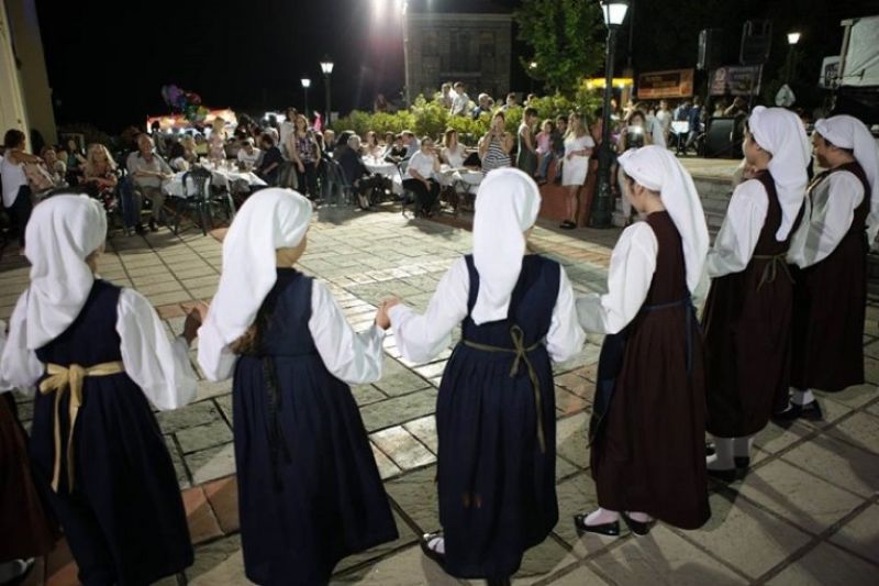 Παραδοσιακό γλέντι μέχρι πρωίας στο Ελαιόφυτο (φωτο)