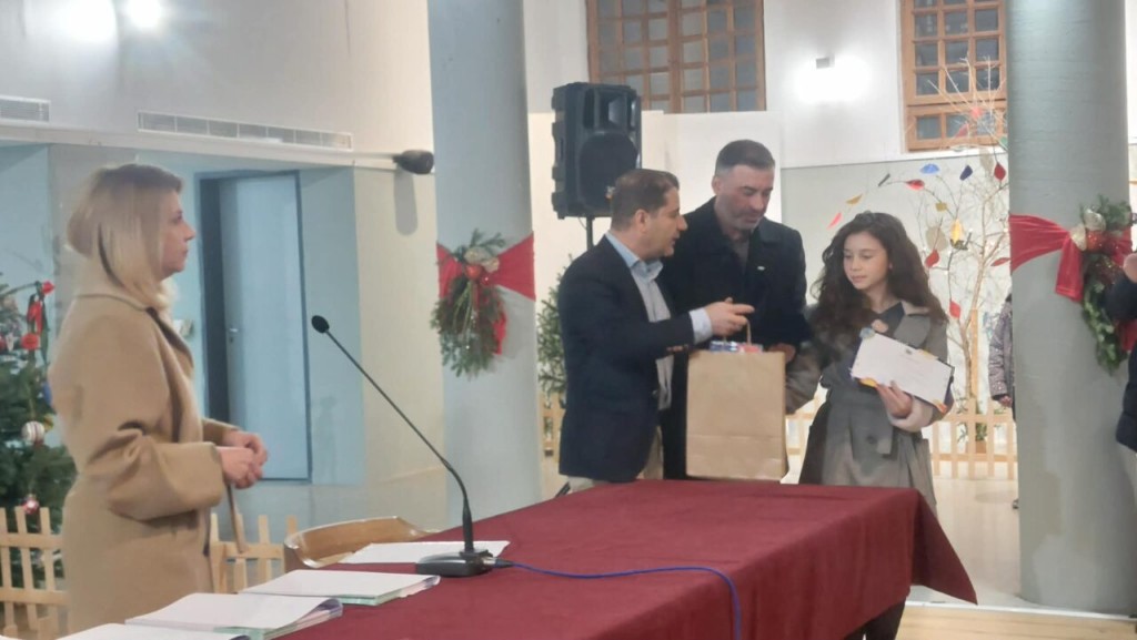 Αγρίνιο: «Ζωγραφίζω το μέλλον της πόλης μου» – Μία μοναδική έκθεση με βραβεύσεις μαθητών