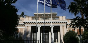 Πλαφόν σε καύσιμα και σούπερ-μάρκετ -Τι μέτρα θα ανακοινώσει η κυβέρνηση για να προλάβει την αισχροκέρδεια