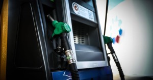 Fuel Pass και επιδοτήσεις: Πώς μοιράζονται σε οικογένειες με 2 αυτοκίνητα, ποιοι κερδίζουν από το νέο πακέτο