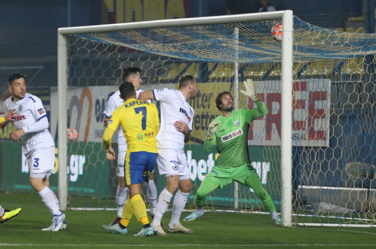 Παναιτωλικός: Υποψήφιος για βραβείο best goal ο Καρέλης