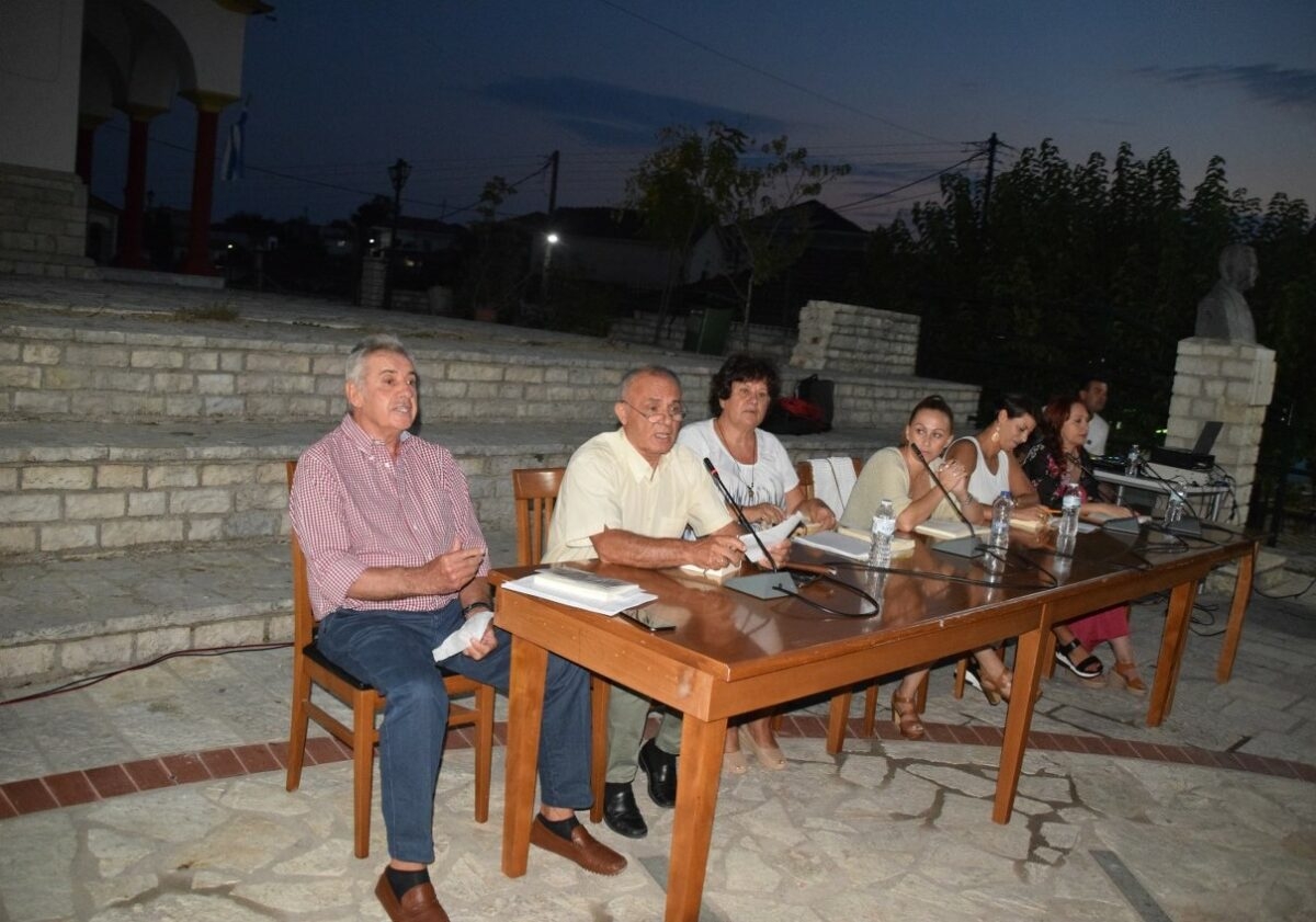 Φυτείες: Θερμή υποδοχή στην παρουσίαση του βιβλίου «Χωρίς βαλίτσα» του Γιώργου Παληγεώργου
