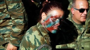 Τι λένε οι Ελληνίδες για την εθελοντική στράτευση των γυναικών: «Έστειλα email, υποχρέωσή μου να πάω»