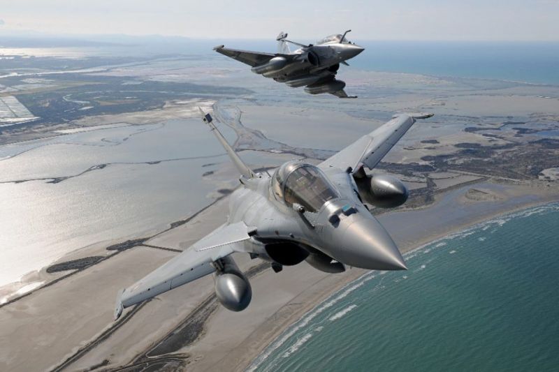 Στην Ελλάδα οι γαλλικές δυνάμεις: Δύο Rafale πέταξαν πάνω από το Oruc Reis