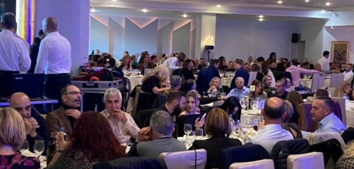 Αστείρευτο κέφι στην εκδήλωση της ΕΑΣ Αγρινίου με Κοκκίνου και Λιόλιου (φωτο + βίντεο)