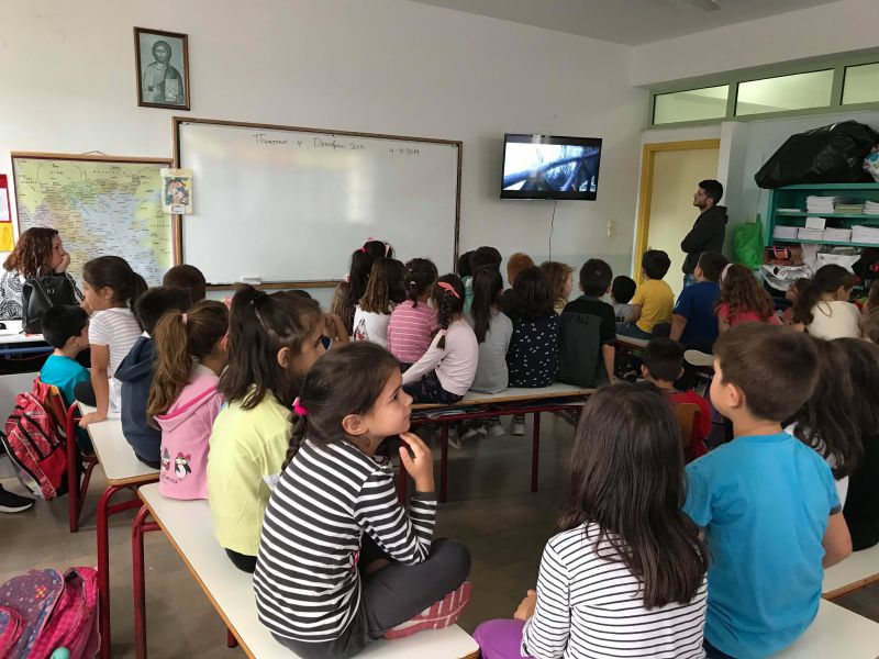 Ο Δήμος Αγρινίου συνεχίζει το εκπαιδευτικό του πρόγραμμα σε μαθητές Δημοτικών Σχολείων με θέμα ‘Αγαπάμε τα ζώα δημιουργούμε πολιτισμό’