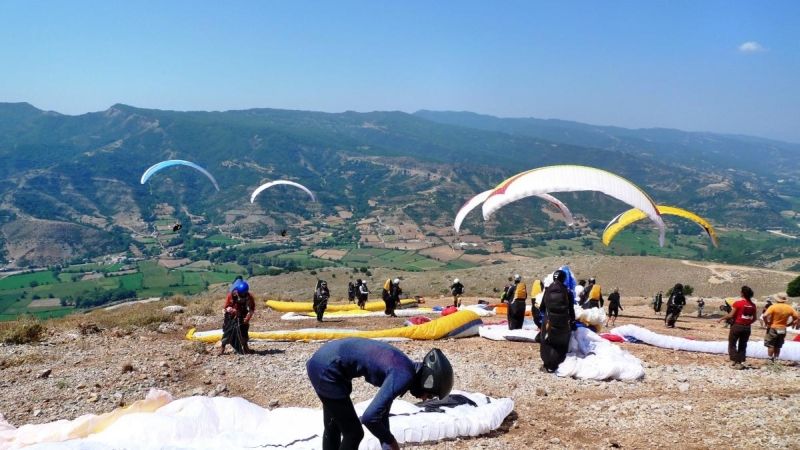 Η Αερολέσχη Αγρινίου διοργανώνει στο Εμπεσσό Βάλτου το 3ο σκέλος του Πανελληνίου Πρωταθλήματος Αλεξιπτώτου Πλαγιάς (3-5/11/2017)