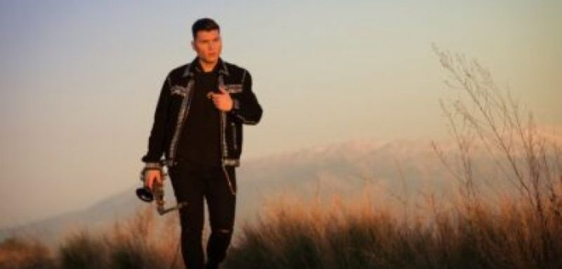 Στο Μεσολόγγι το νέο cover του “Stop killing time” από τον “δικό” μας Τομ Γιαννακόπουλο (βίντεο)