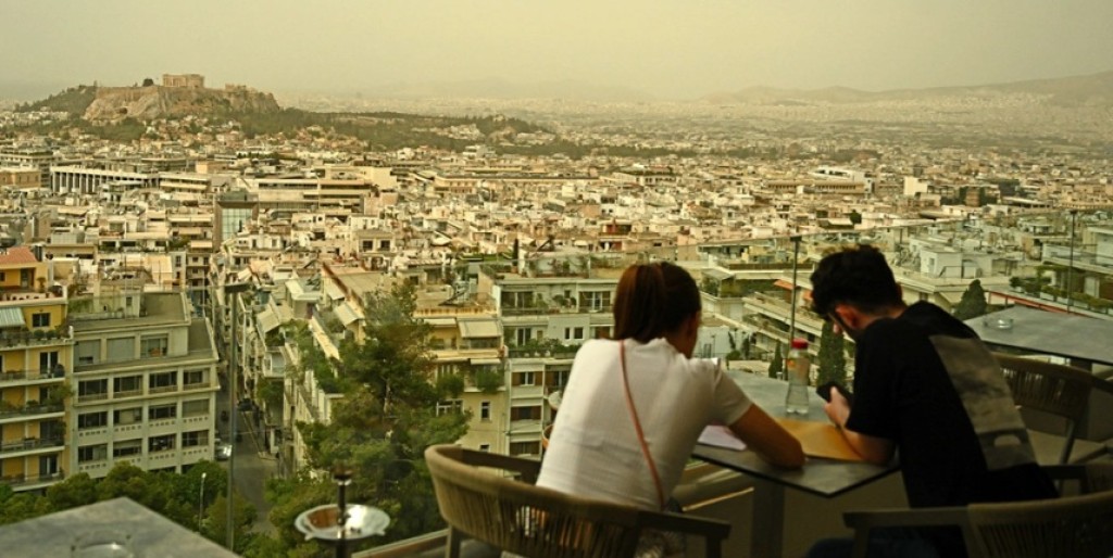 Καιρός: Διαταραχή εξπρές σήμερα στα δυτικά και 30άρια – Με ιδανικό καιρό οι παρελάσεις