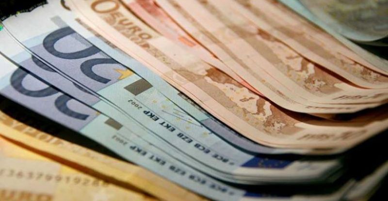 Υποχρεωτική η καταβολή της αποζημίωσης απόλυσης μέσω τραπεζικού λογαριασμού