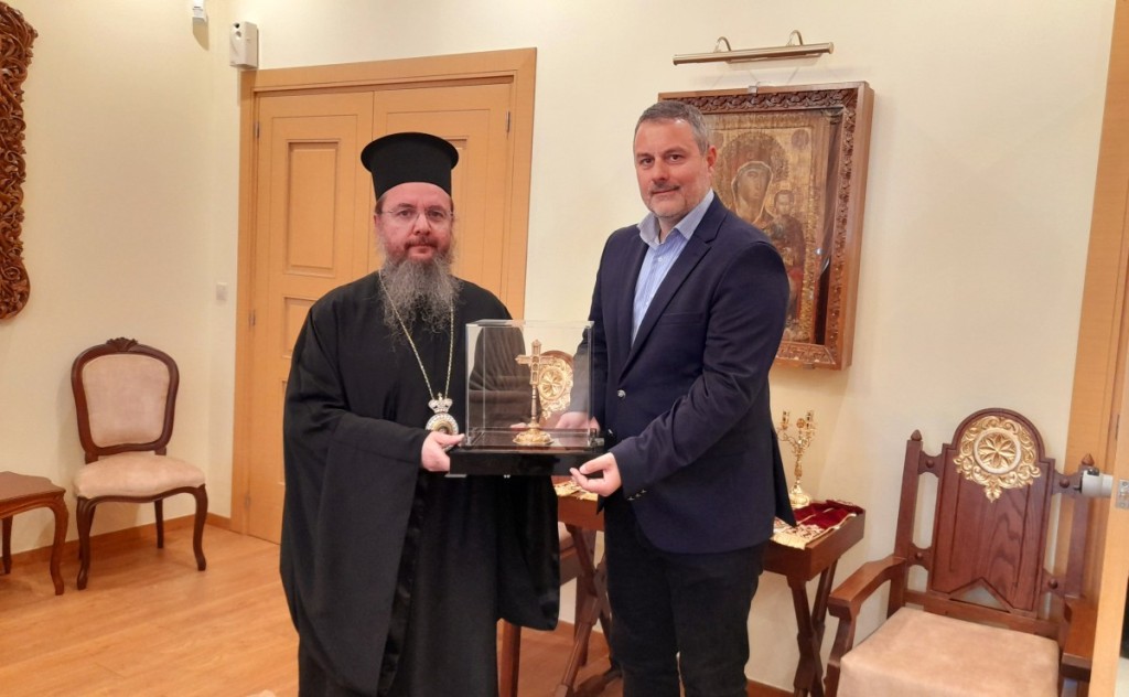 Τελετή παράδοσης Σταυρού Ευλογίας Επισκόπου Ρωγών Ιωσήφ