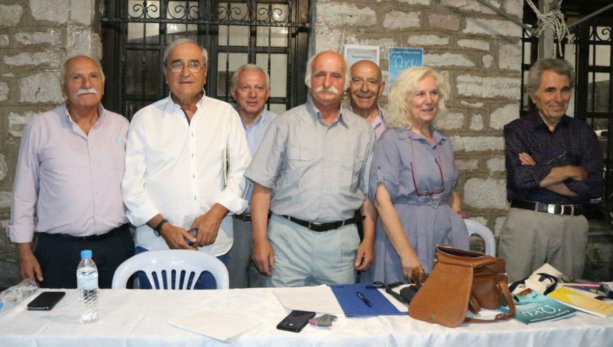 Η ποιητική συλλογή «τα Προσανάμματα» του Αγρινιώτη ποιητή Κωστή Τσιάκαλου παρουσιάστηκε στην Αργιθέα