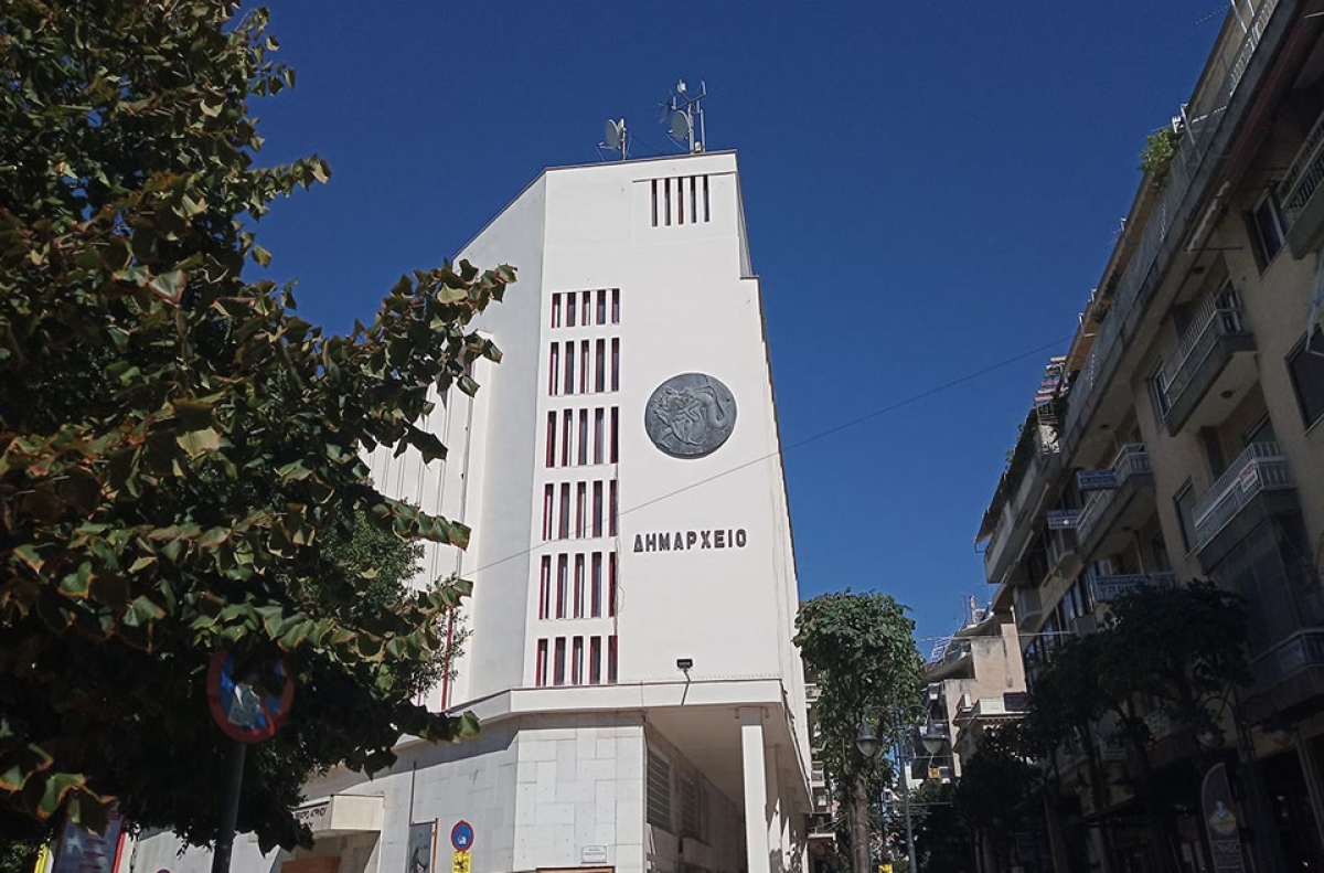 Η πάλη Ηρακλή-Αχελώου στο Δημαρχείο Αγρινίου. Πότε τοποθετήθηκε, ποιος ήταν ο δωρητής