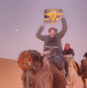 Από τη Σαχάρα, πάνω σε καμήλες Αγρινιώτες γιορτάζουν τα 100 χρόνια Παναιτωλικός