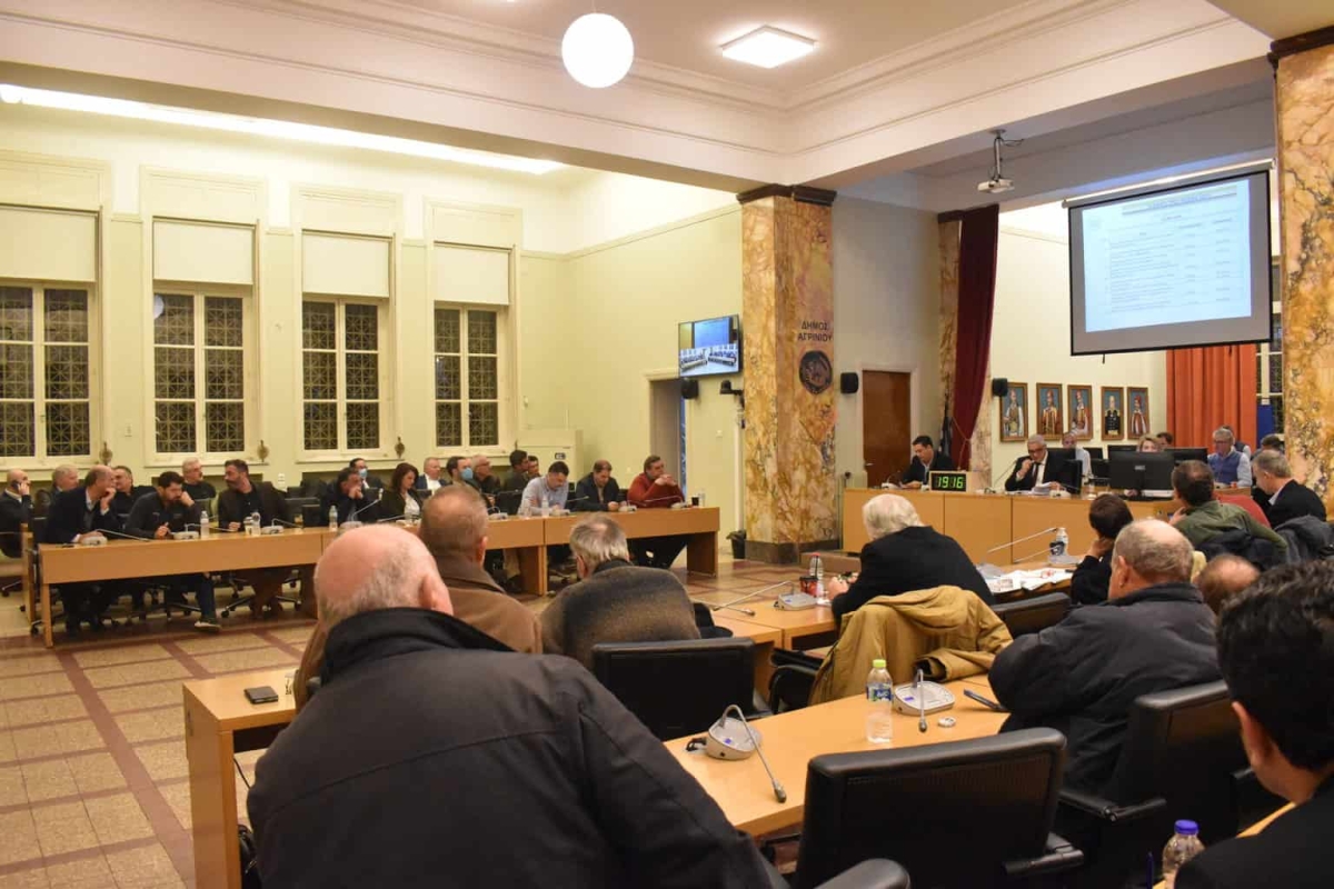 Εγκώμια για Φώτη Κωστούλα στο Δημοτικό Συμβούλιο και το χρέος απόδοσης τιμής