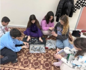 Αγρίνιο: Παραδοσιακά υφαντά «ντύνουν» το σχολείο της Λεπενούς