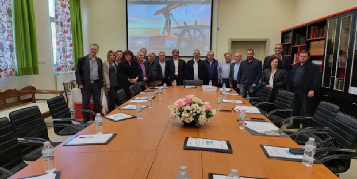Πραγματοποιήθηκε με επιτυχία στο Γυμνάσιο Θέρμου η ημερίδα με θέμα: «Ο πολλαπλός ρόλος του Διευθυντή στη Σχολική Μονάδα»