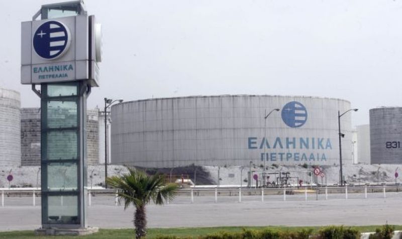Αθρόες προσλήψεις συγγενών και φίλων στα ΕΛΠΕ