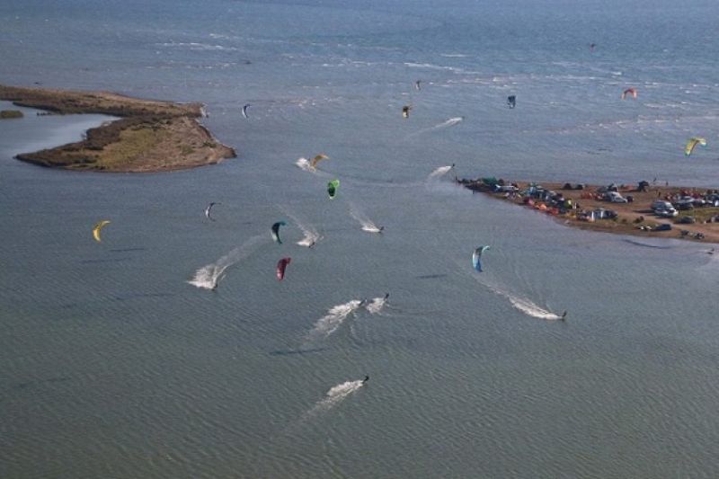 Εντυπωσιακές εικόνες από το 3o Kitesurf Festival στο Διόνι Μεσολογγίου