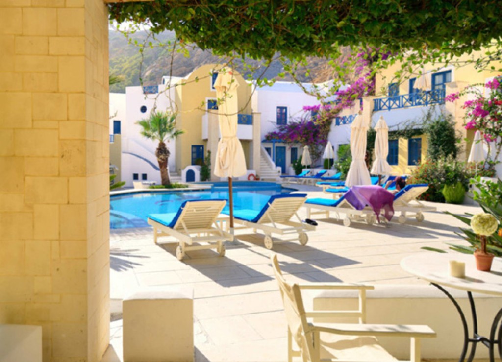 Νέα θέση εργασίας για Υπάλληλο Υποδοχής σε ξενοδοχείο 5 αστέρων στη Σαντορίνη