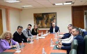 Συμφωνία στη συνάντηση Θεοδωρικάκου με βενζινοπώλες – Απομακρύνονται οι κινητοποιήσεις