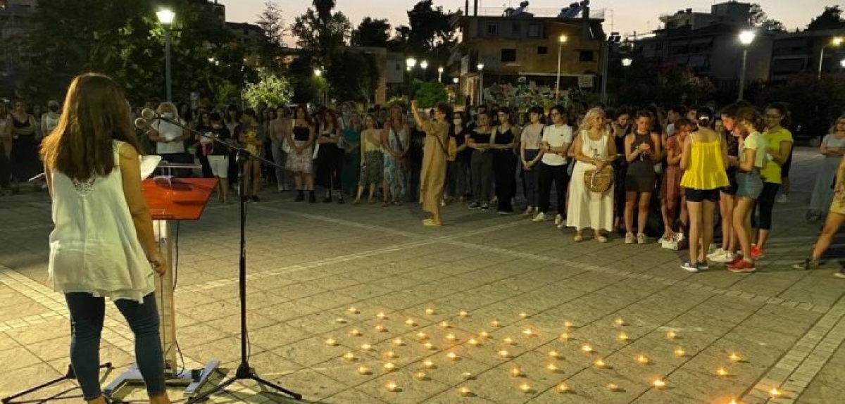 Συμβολική εκδήλωση στο Αγρίνιο: δήλωσαν «παρούσες» ενάντια στην έμφυλη βία