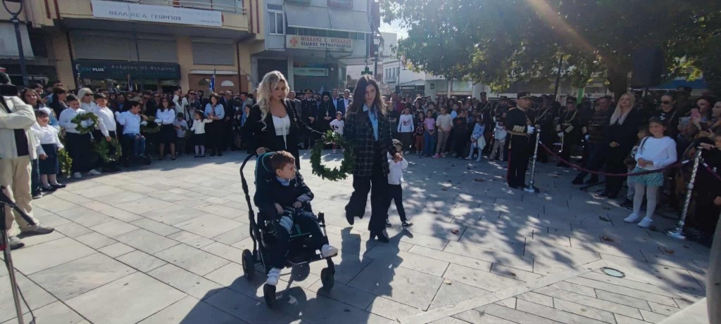 Άρχισαν στο Αγρίνιο οι εκδηλώσεις τιμής και μνήμης για την 28η Οκτωβρίου – Κατάθεση στεφάνων στην πλατεία Δημάδη