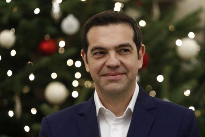 Πρωτοχρονιάτικο μήνυμα Τσίπρα: Αφήνουμε πίσω το «σκοτάδι», βγαίνουμε από τα μνημόνια (video)