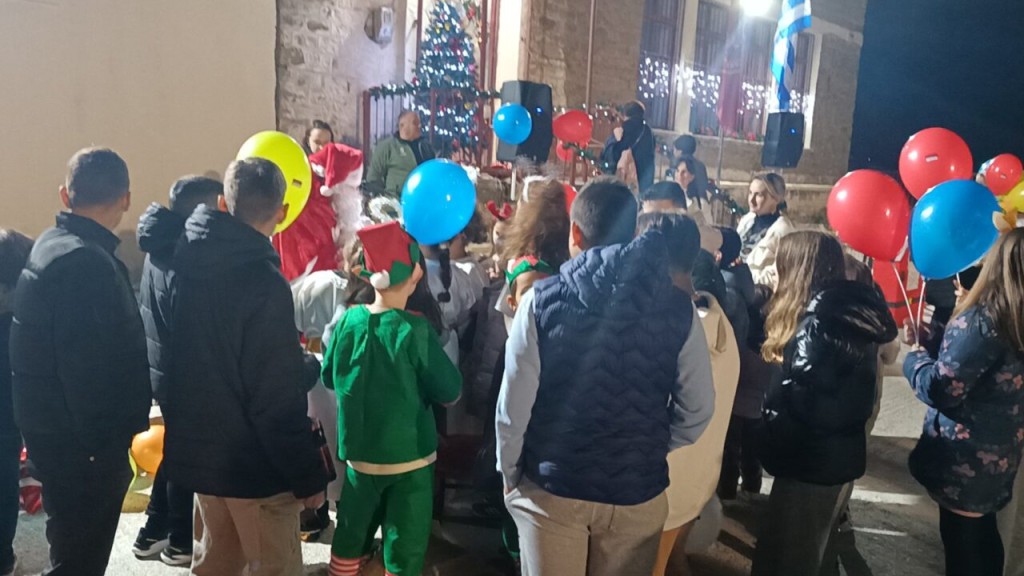 Μεγάλη Χώρα Αγρινίου: Μαγική η 1η Χριστουγεννιάτικη Γιορτή του Πολιτιστικού Συλλόγου «Το Ζαπάντι»